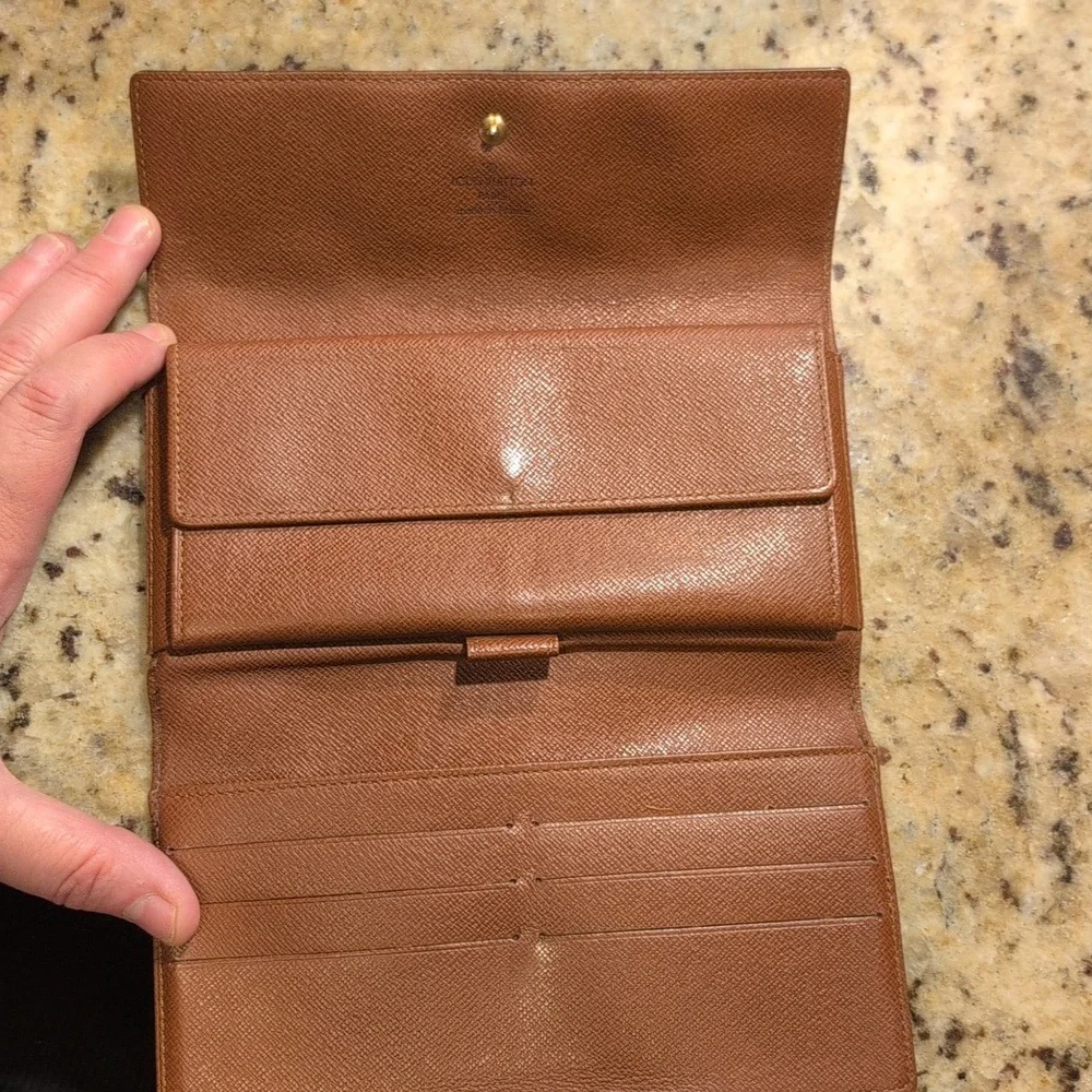 Louis Vuitton Brown Monogram Wallet Classic Design. Authentic - Picture 3 of 7